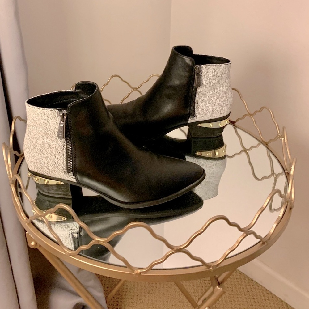 SAM EDELMAN booties